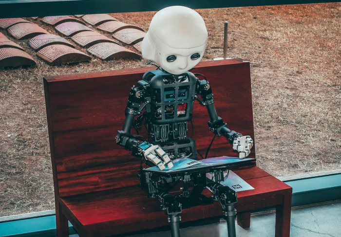 Российская газета: Потребители не доверяют созданной нейросетями рекламе