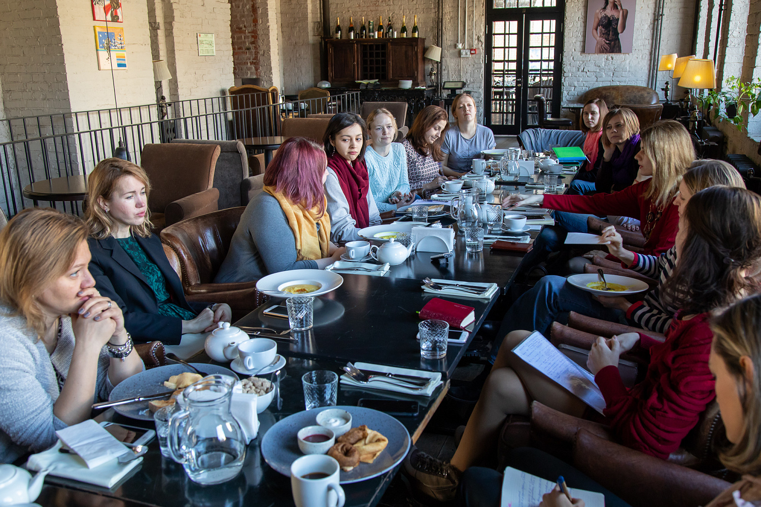 Серия из 10 бизнес-завтраков для B2B-коммуникаторов