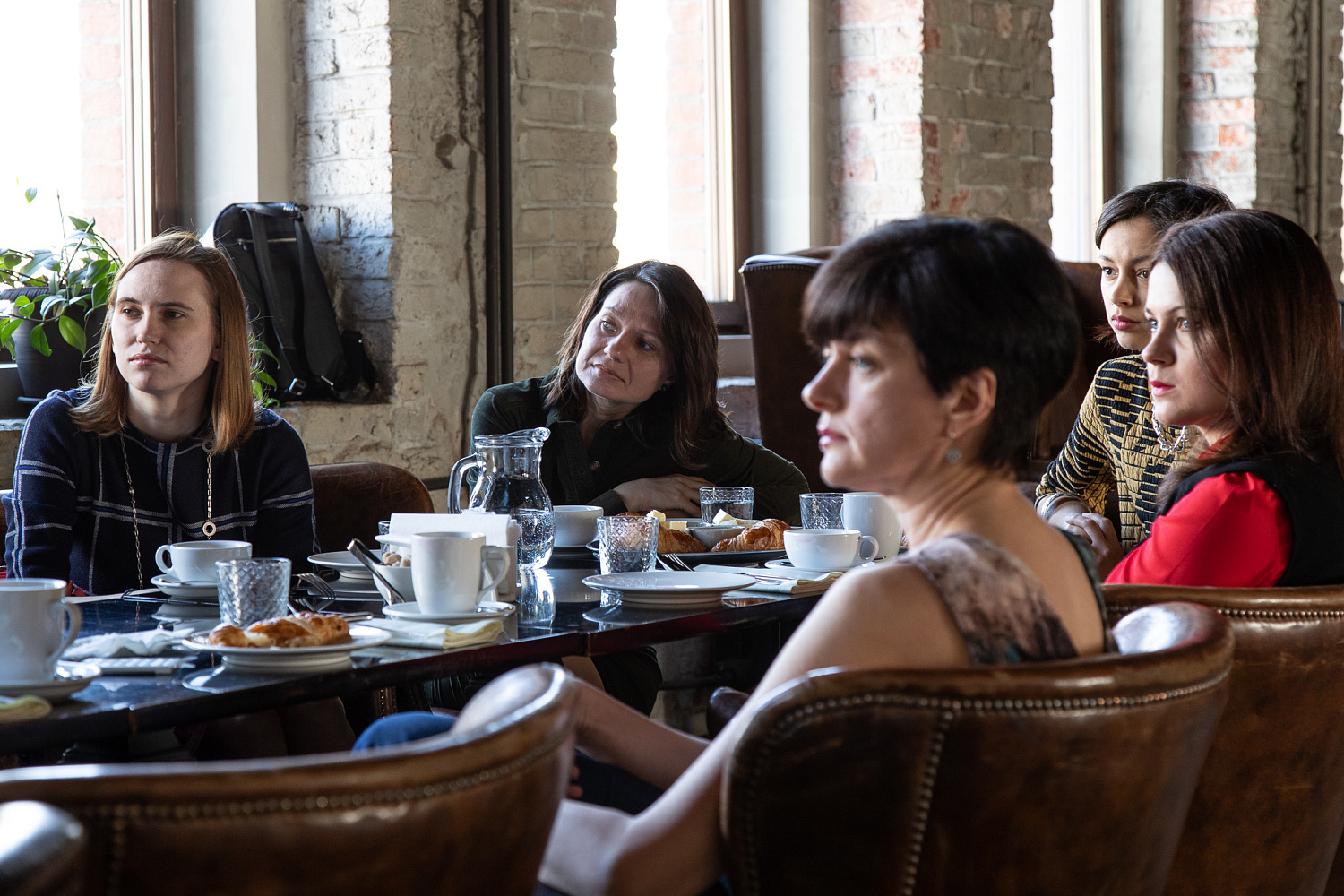 Серия из 10 бизнес-завтраков для B2B-коммуникаторов