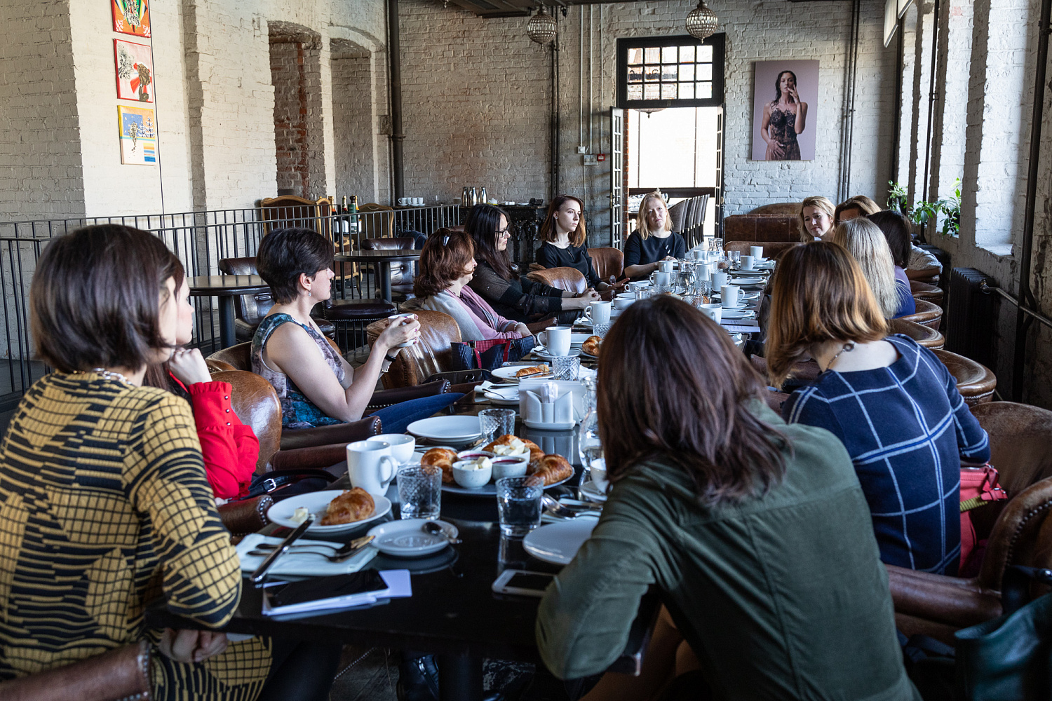 Серия из 10 бизнес-завтраков для B2B-коммуникаторов