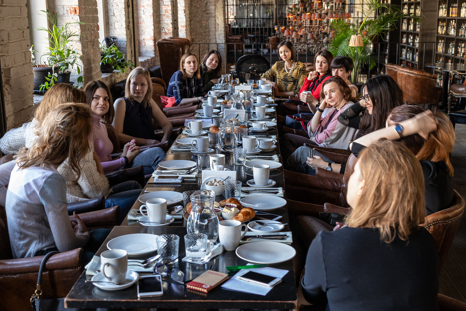 Серия из 10 бизнес-завтраков для B2B-коммуникаторов